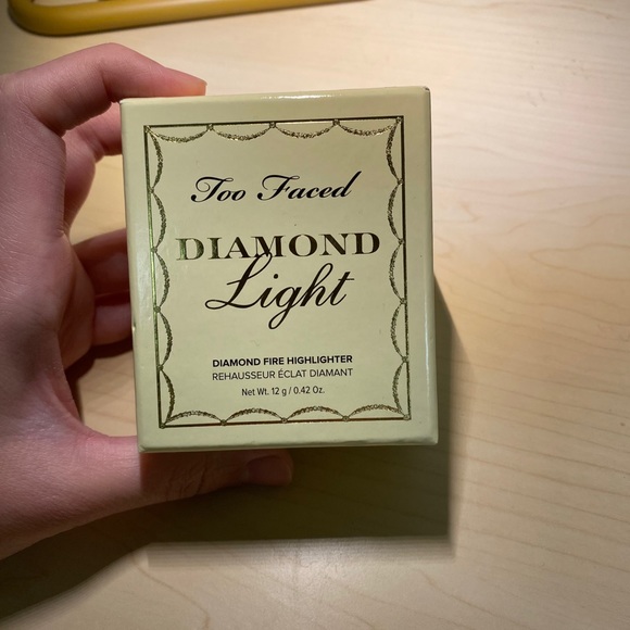 Too Faced Diamond Light Highlighter - Picture 5 of 6